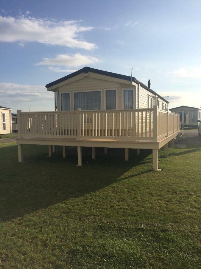 M68 3 Bedroom, 6 Berth Caravan Sand Le Mere Tunstall  Экстерьер фото